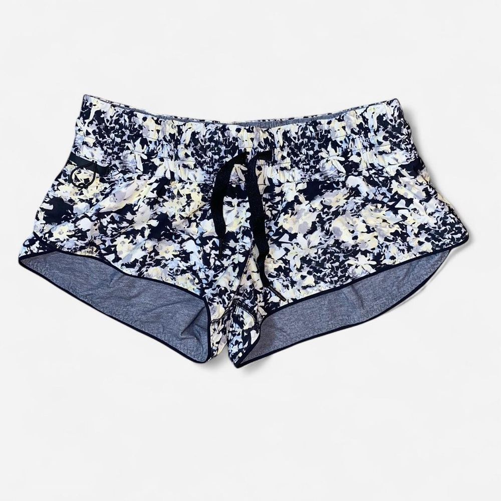 Lululemon reversible Hotty hot shorts